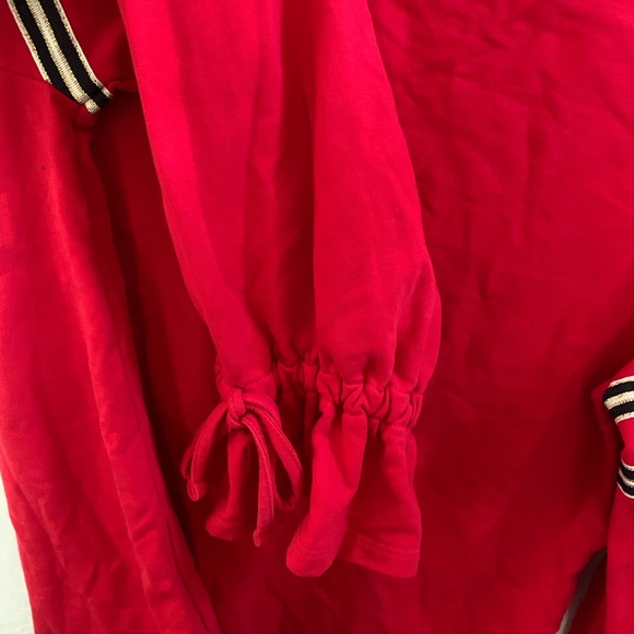 Red Top - Picture 4 of 5